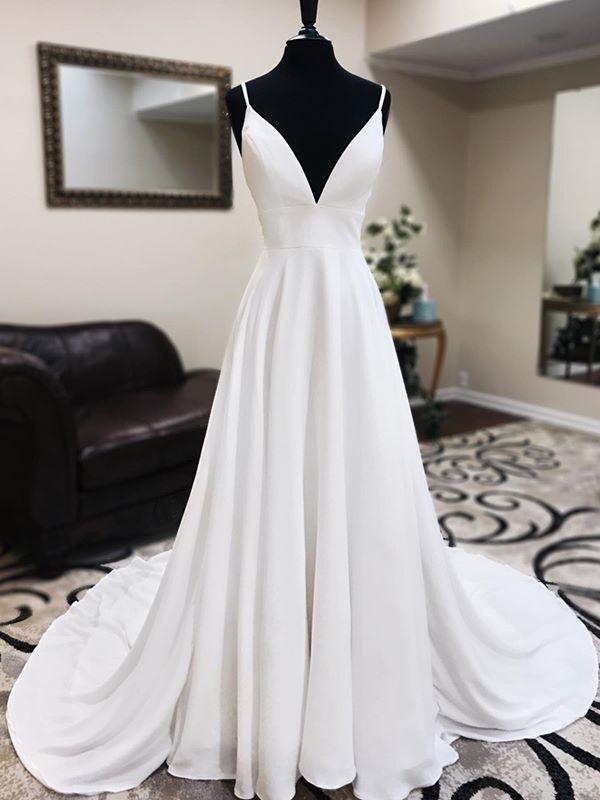 Plain white hot sale prom dress